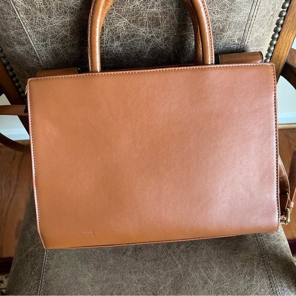 EUC Women's BCBG Camelia Satchel!! - Picture 3 of 8